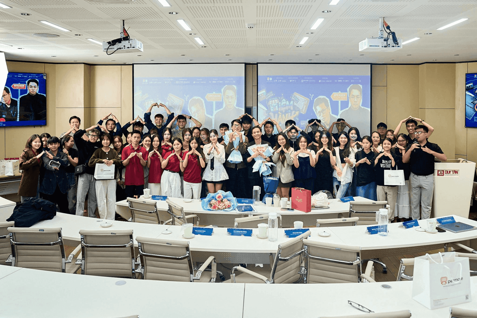 Workshop Tiệm Hành Nghề dành cho sinh viên trường ĐH Duy Tân
